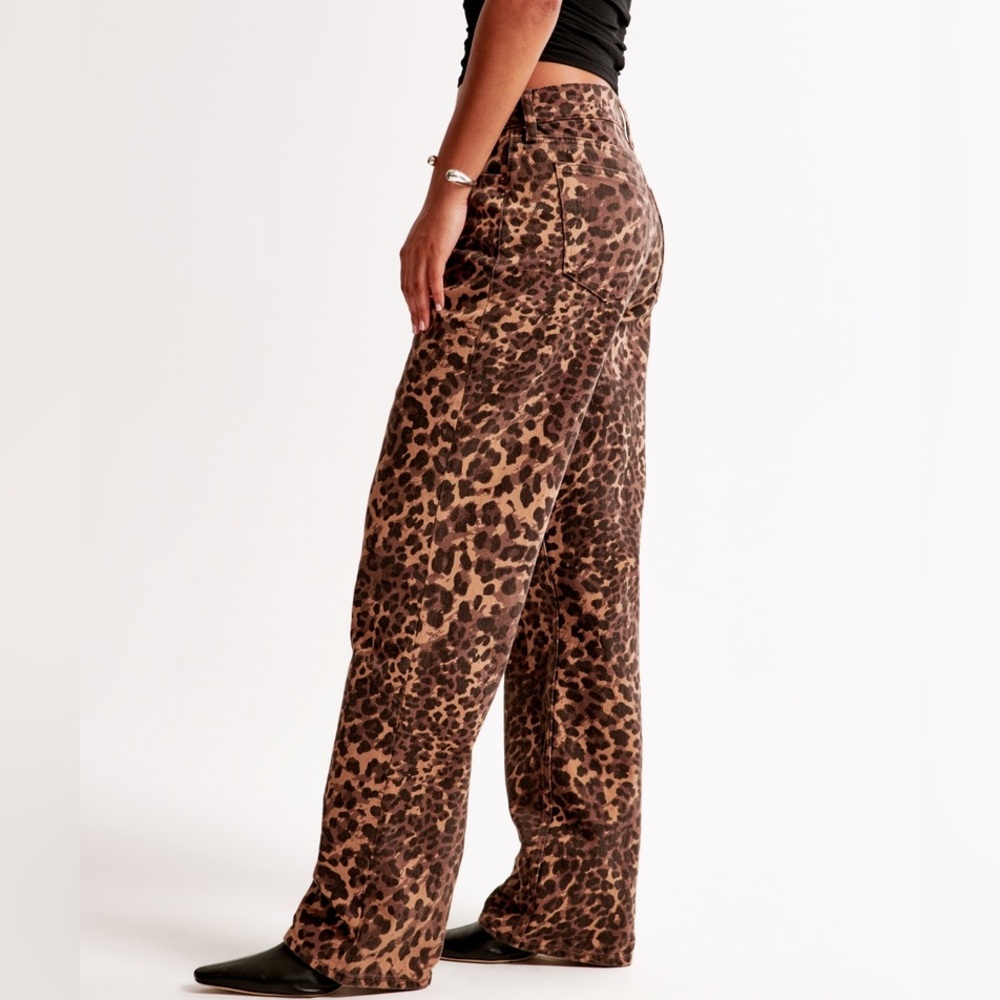 Abercrombie and Fitch low rise baggy jeans NWT - Picture 2 of 4